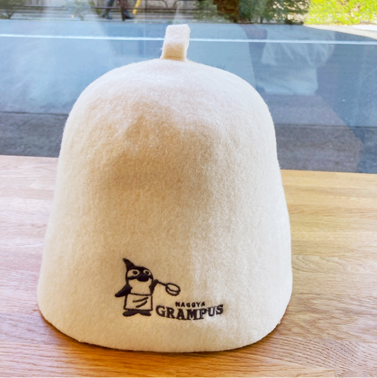 コラボハットのロゴアップ